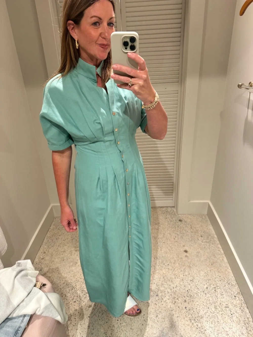 Button-Front Mint Maxi Dress with Tailored Waist - Picture 4 of 4